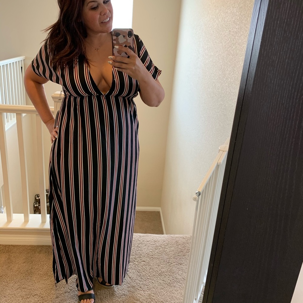❤️ NEW M Black and Red Striped Deep V Maxi Dress - Picture 4 of 8